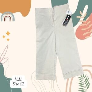 I.L.U. size 12 capris